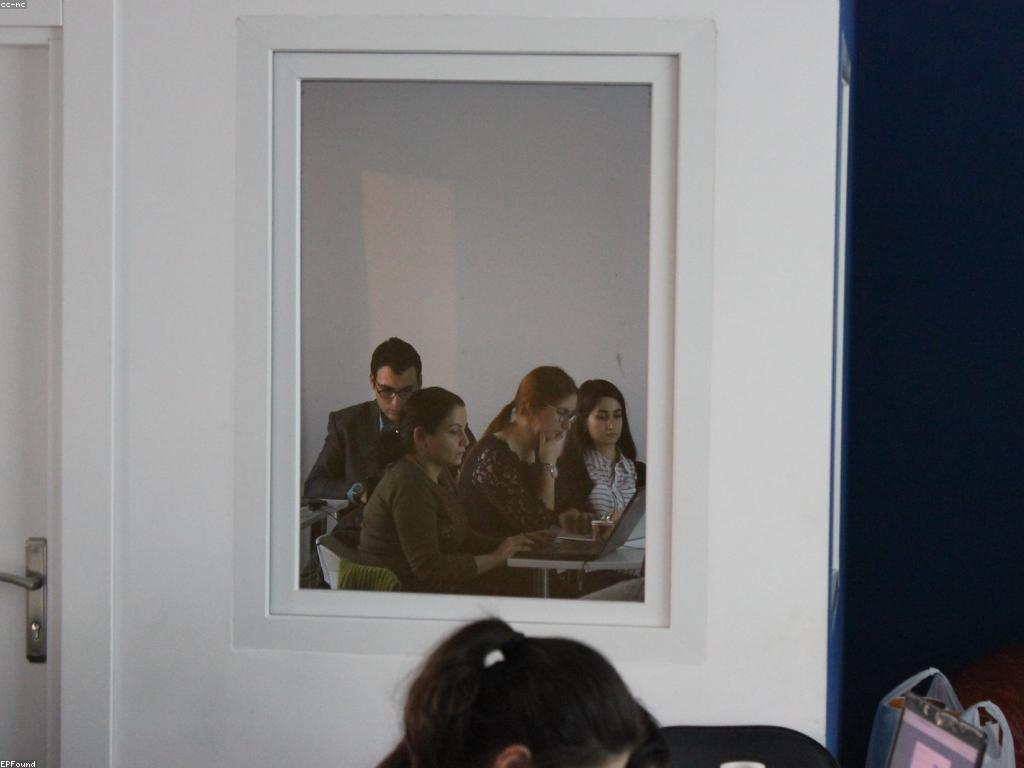 ការពិនិត្យ និងស្រាវជ្រាវ: សារៈសំខាន់ក្នុងការអភិវឌ្ឍន៍